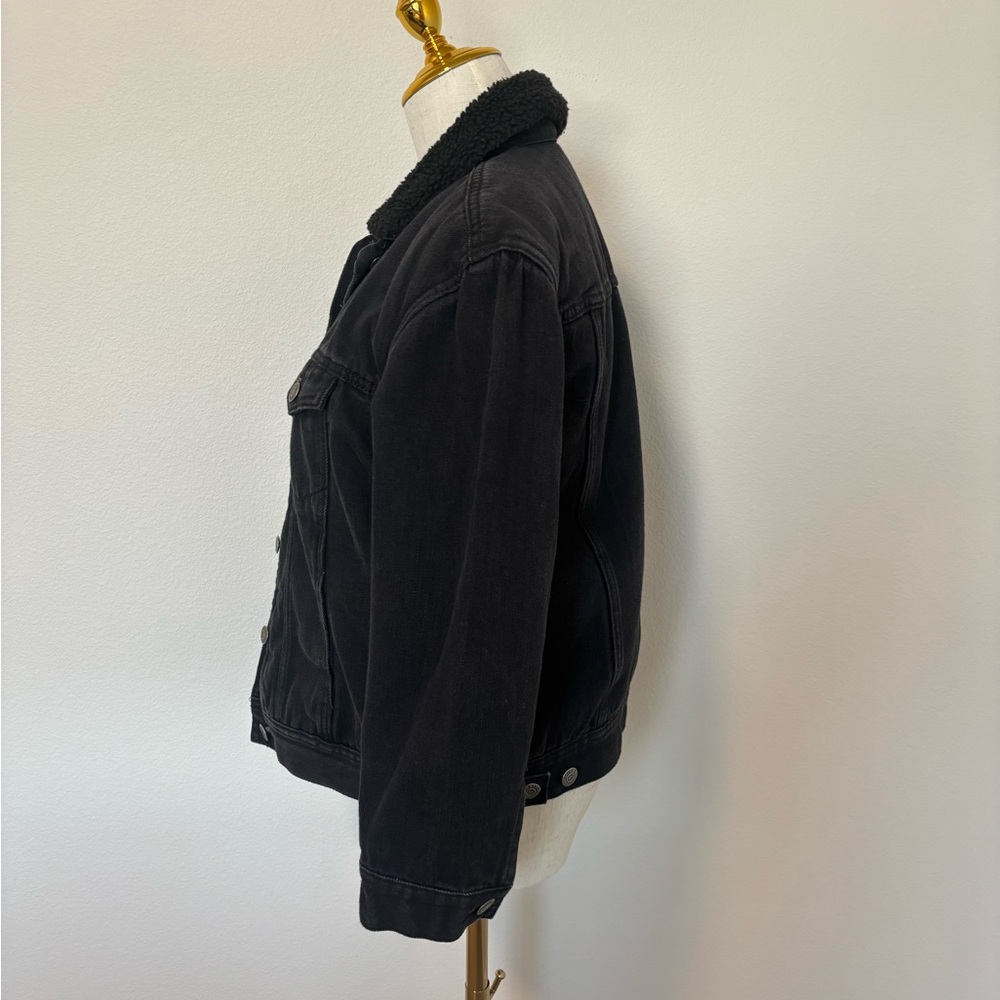 Old Navy Black Jacket with Sherpa Lining - Picture 2 of 7